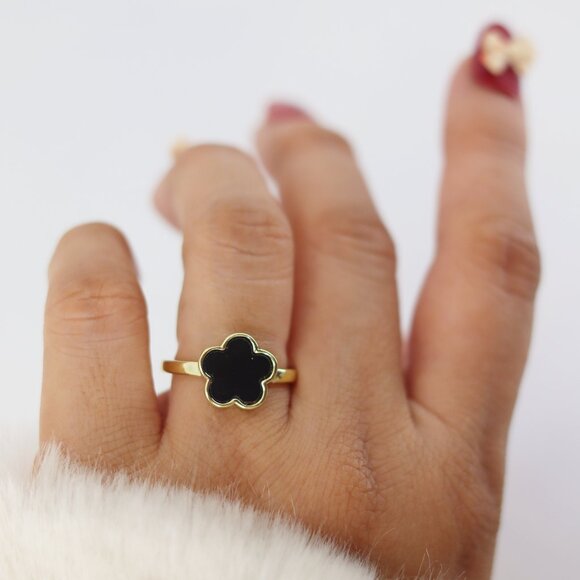 Chic Stainless Steel Dusky Pitch Rings - Modern Jewelry Piece - Picture 2 of 2